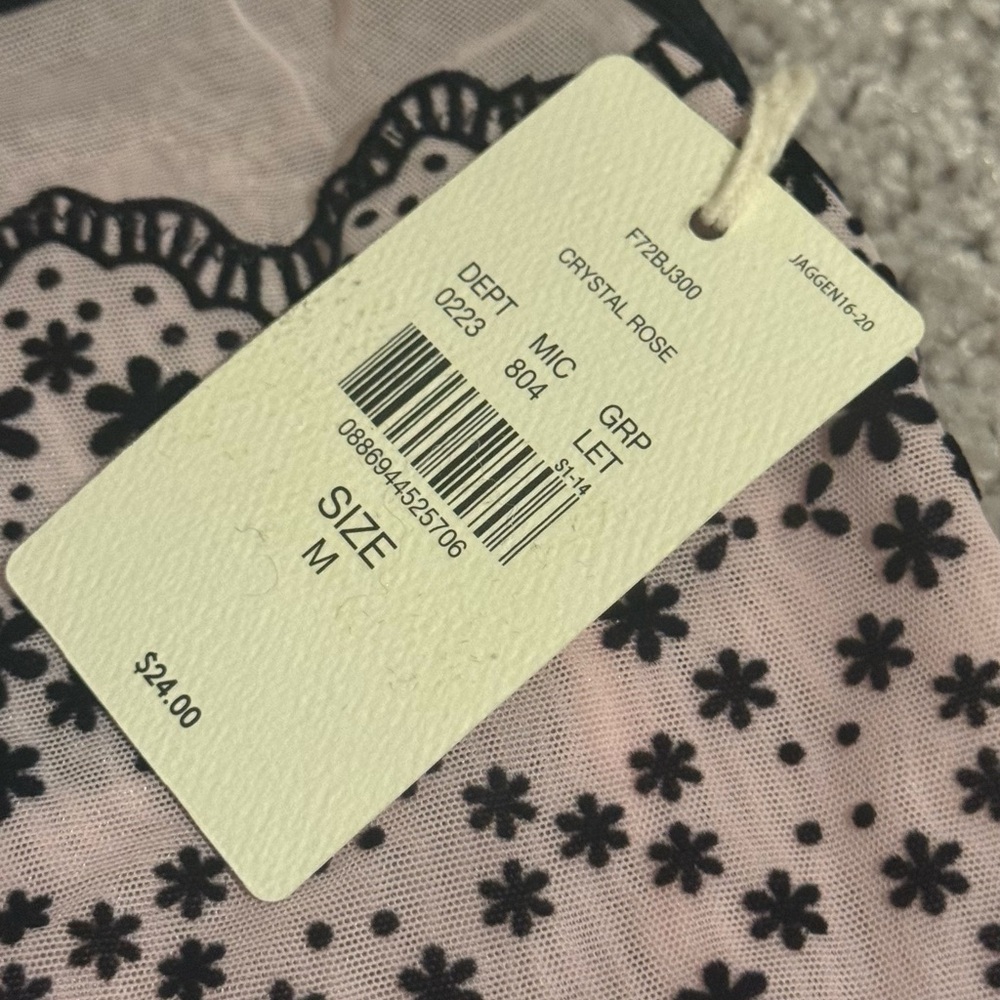 Jasmine & Ginger Floral Lace Bralette in Pink and Black - Picture 7 of 10